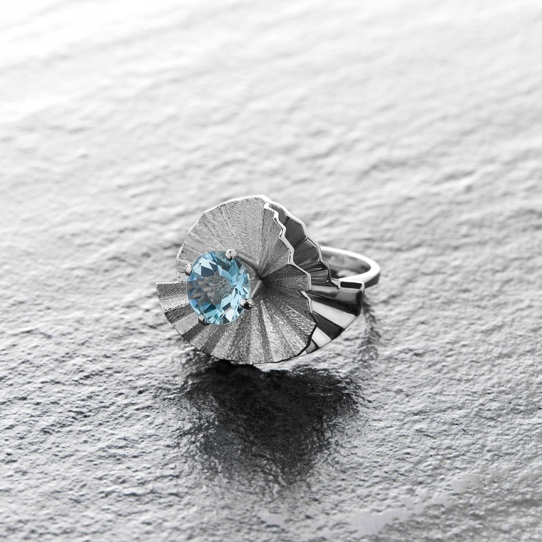 Ring from the Ballet.Premiere collection