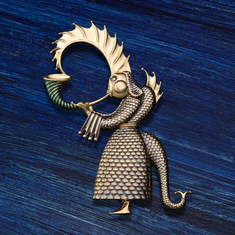 Brooch 
