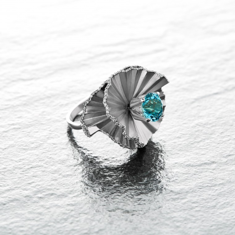 Ring from the Ballet.Premiere collection