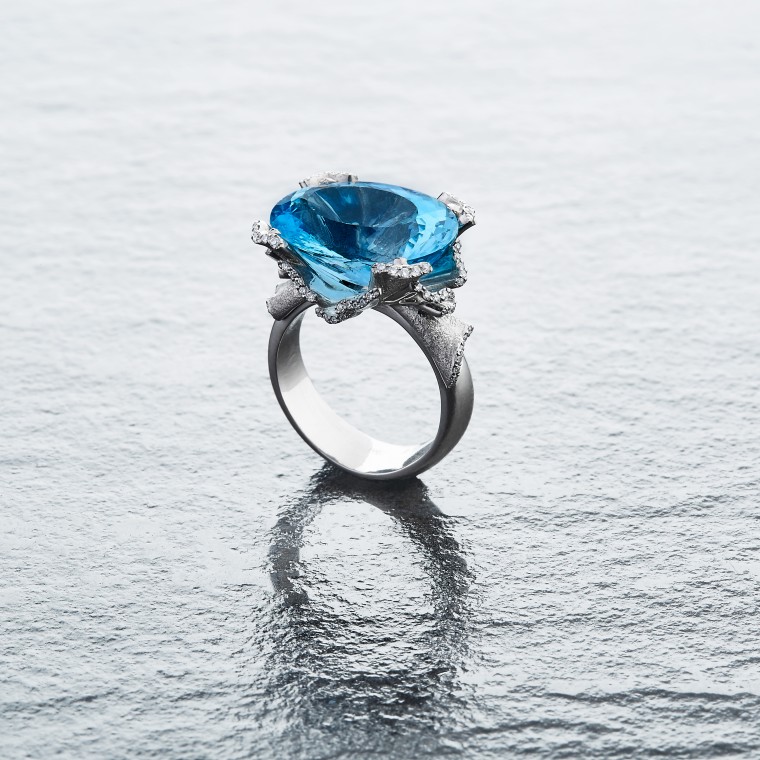 Ring from the Ballet.Premiere collection